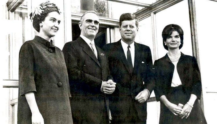 ο αείμνηστος Καραμανλής