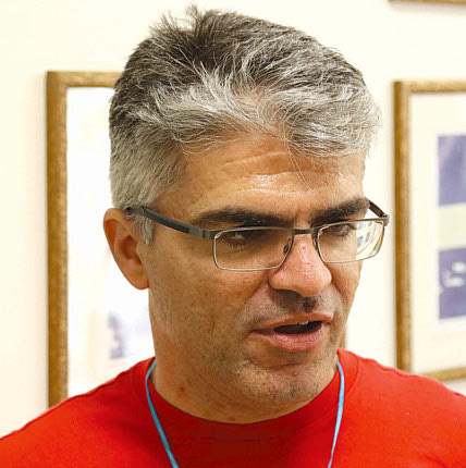 Ο συντονιστής του προγράμματος,  καθηγητής Πληροφορικής κ. Αλέξης Τζωρμπατζάκης