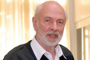 Πέθανε ο ακαδημαϊκός και επί 41 χρόνια διευθυντής του Μουσείου Μπενάκη Άγγελος Δεληβορριάς