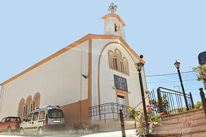 ΚΑΡΑΒΑΔΩ: Η εκκλησία του χωριού