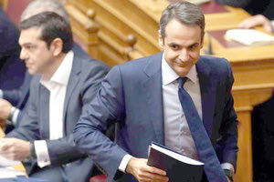 Το «γάντι» των εκλογών πέταξε στην κυβέρνηση και στον πρωθυπουργό Αλέξη Τσίπρα ο αρχηγός της αξιωματικής αντιπολίτευσης Κυριάκος Μητσοτάκης