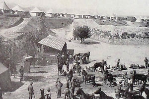 ΦΩΤΟ ΗΜΕΡΑΣ: Παζάρι και... στρατόπεδα