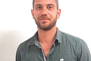 Ο κ. Αντώνης Τσακαλάκης, ιδιοκτήτης του Κέντρου Ξένων Γλωσσών Βασσάλου-Τσακαλάκη.