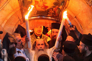 Στα Ιεροσόλυμα για το Άγιο Φως ο Μ. Μπόλαρης