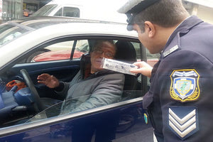 Συνεχίζουν να πίνουν οι Κρητικοί οδηγοί