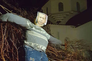 “Έκαψαν” τον Ερντογάν αντί τον Ιούδα στο Καβούσι