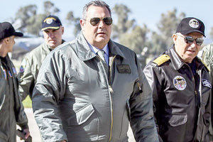 Απασφάλισε… ο Καμμένος