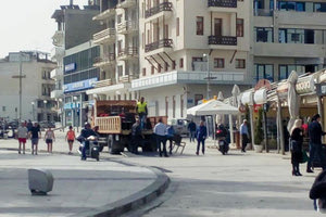 Η πλατεία… άδειασε προσωρινά