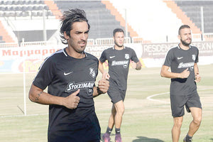 Σε αναμονή παίκτες και Παπαδόπουλος