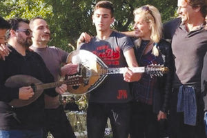 Έμπλεξε και η Μενεγάκη με τους… άσκοπους πυροβολισμούς