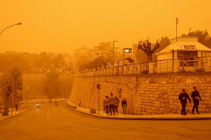 Καλοκαιρινές θερμοκρασίες και σκόνη πάλι στην Κρήτη