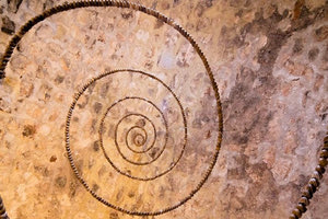 Έκθεση “Κοχλίας” στη στοά Μακάσι