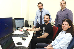 επιστήμονες του Πανεπιστημίου Κρήτης και της Εταιρείας Τεχνοβλαστού (start up) του Ιδρύματος Gnosis Data Analysis σε συνεργασία με Νορβηγούς συναδέλφους τους. Δημιούργησαν ένα νέο στατιστικό μοντέλο για την πρόβλεψη του καρκίνου του πνεύμονα από τη νορβηγική βάση δεδομένων HUNT