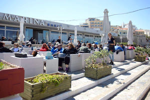 Αλλάζουν όλα στο cafe “Μαρίνα”