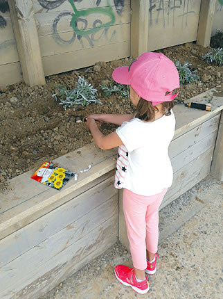 Έκαναν το Ευρωπαϊκό σχολείο... κούκλα