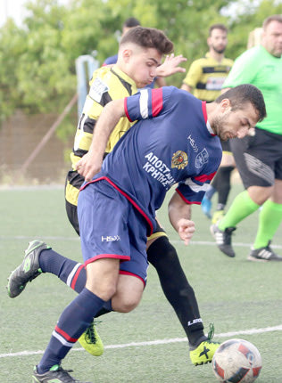 Φάση από το παιχνίδι Ελπίδες-ΑΕΚ, όπου επικράτησαν οι φιλοξενούμενοι.