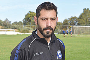 ο υιός Γιώργος Πετράκης