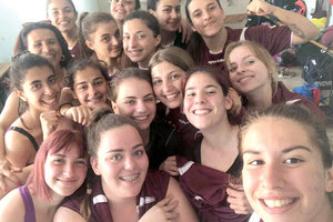 Τα κορίτσια του 11ου Λυκείου πανηγυρίζουν