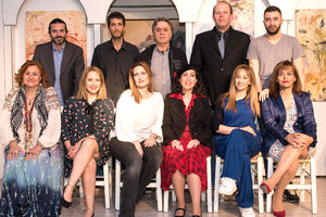 Η ομάδα με τον σκηνοθέτη Γ. Αντωνάκη