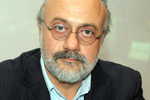 O δρ Μηνάς Τσικριτσής