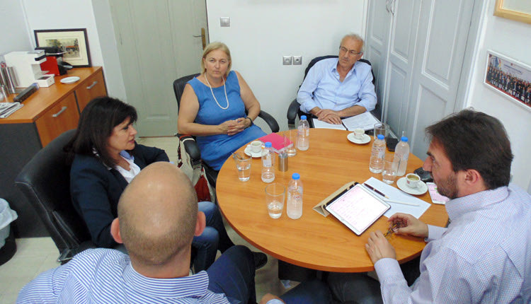 συνάντηση του αντιπεριφερειάρχη Κρήτης Γιώργου Αλεξάκη με εκπροσώπους του 5ου ΕΠΑΛ Ηρακλείου.