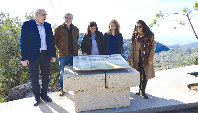 Παράδοση ενημερωτικής ταμπέλας του προγράμματος LIFE Natura Themis στον Δήμο Βιάννου