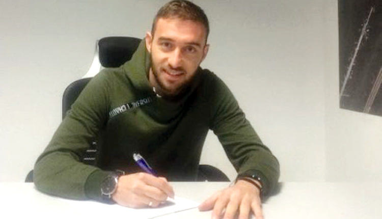 Θανάσης Ντίνας