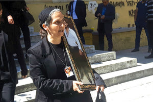 Η ΧΑΡΟΚΑΜΕΝΗ ΜΑΝΑ στη δίκη για το φονικό στα Ανωγειανά Όρη