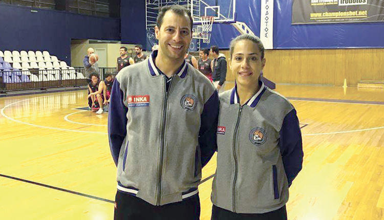 τα μέλη του ΣΥΔΚΑΚ  Θοδωρής Μπανασάκης και Ρένα Καρανικόλα, οι οποίοι προχθές έφεραν στον κόσμο ένα υγιέστατο αγοράκι.