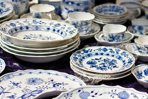 Το σερβίτσιο από την Κορέα έγινε πεδίο σφοδρής αντιπαράθεσης ανάμεσα σε μέλη δύο οικογενειών