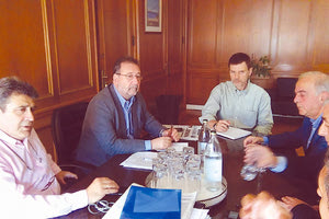 στη διάρκεια επαφών που είχε αντιπροσωπεία του Δήμου Ηρακλείου, με επικεφαλής τον δήμαρχο Β. Λαμπρινό,  με κυβερνητικά στελέχη για τη δημιουργία μαρίνας δίπλα από το Παγκρήτιο Στάδιο