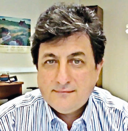 Ο καθηγητής του Τμήματος Χημείας κ. Θανάσης Κουτσολέλος