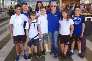 Η ομάδα των Αργοναυτών με τον Δαουράκη στους διεθνείς κολυμβητικούς αγώνες «Λευκός Πύργος» π