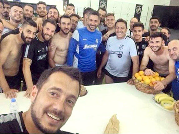 Τα γενέθλια του είχε χθες  ο συνεργάτης του Νίκου Παπαδόπουλου, στο τεχνικό επιτελείο της ομάδας, Νίκος Καραμπετάκης