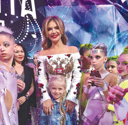 Περίπου 12 χρόνια τώρα φέρεται να κρατά ο δεσμός του Βλαντίμιρ Πούτιν με την πανέμορφη Ολυμπιονίκη της ρυθμικής γυμναστικής Αλίνα Καμπάεβα. 