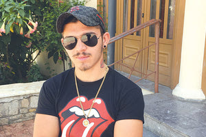 Ο 18χρονος που είδε τον άνθρωπο στη θάλασσα