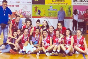 Τα κορίτσια του Αρκαδίου με το Κύπελλο πρωταθλήματος