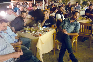 ΣΤΟ ΔΕΙΠΝΟ Τζώρτζογλου ΠΡΟΣ ΤΑ ΤΟΠΙΚΑ ΣΩΜΑΤΕΙΑ ΣΤΟ “ΝΑΝΑ BEACH”