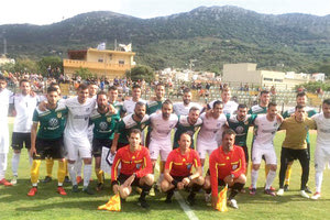 ΟΦΗ και Νεάπολη σε αναμνηστική φωτογραφία πριν από το φιλικό παιχνίδι