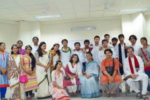 ΑΠΟ ΙΝΔΟΥΣ ΦΟΙΤΗΤΕΣ: Η “Λυσιστράτη” στη γλώσσα μπενγκάλι