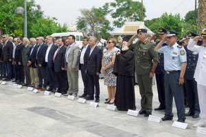 H 77η επέτειος από τη Μάχη της Κρήτης τιμήθηκε χθες από τις αρχές του τόπου, με επιμνημόσυνη δέηση και κατάθεση στεφάνων στο Μνημείο της Μάχης που οργάνωσε η Π.Ε. Ηρακλείου.