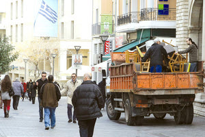 ΞΗΛΩΜΑ ΣΤΑ ΤΡΑΠΕΖΟΚΑΘΙΣΜΑΤΑ ΑΠΟ ΤΑ ΚΑΤΑΣΤΗΜΑΤΑ ΣΤΟ ΚΕΝΤΡΟ
