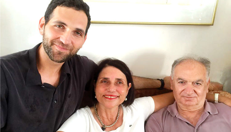 ΜΑΝΟΛΗΣ ΣΤΑΥΡΑΚΑΚΗΣ: Οικογενειακές στιγμές 