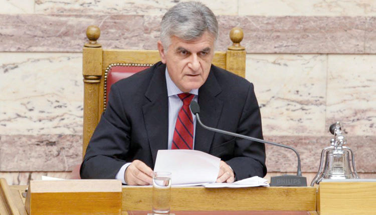 Ο πρώην υπουργος του ΠΑΣΟΚ και πρώην προέδρος της Βουλής Φίλιππος Πετσάλνικος