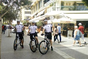 Στους δρόμους της πόλης βγήκαν χθες οι πρώτοι αστυνομικοί με τα ποδήλατα.