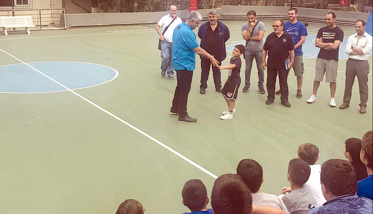 Τις εγκαταστάσεις του «Ηράκλειο» ΟΑΑ, πέρα από σχολεία, επισκέφθηκε χθες ο Παναγιώτης Γιαννάκης, όπου μετέδωσε στους νεαρούς αθλητές το πάθος του για το μπάσκετ.