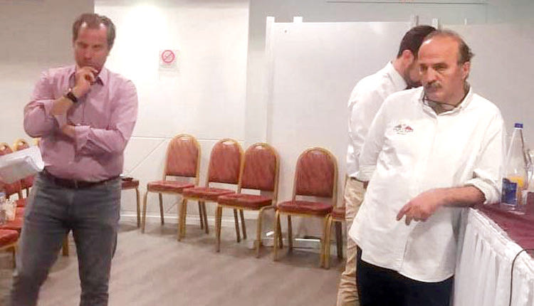 Οι κ. Τζώρτζογλου και Λημναίος λίγο πριν αρχίσει η καταμέτρηση των ψήφων