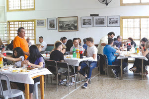 ΛΙΜΕΝΕΡΓΑΤΕΣ:  Του Αγίου Πνεύματος γιορτάζει το ιστορικό Σωματείο