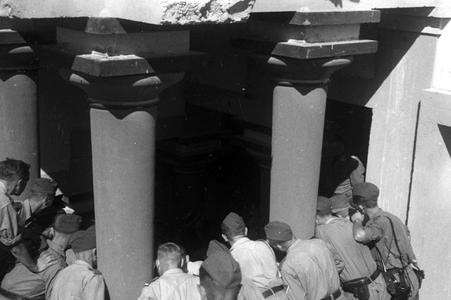 ΦΩΤΟ ΗΜΕΡΑΣ: Οι Γερμανοί στην Κνωσό