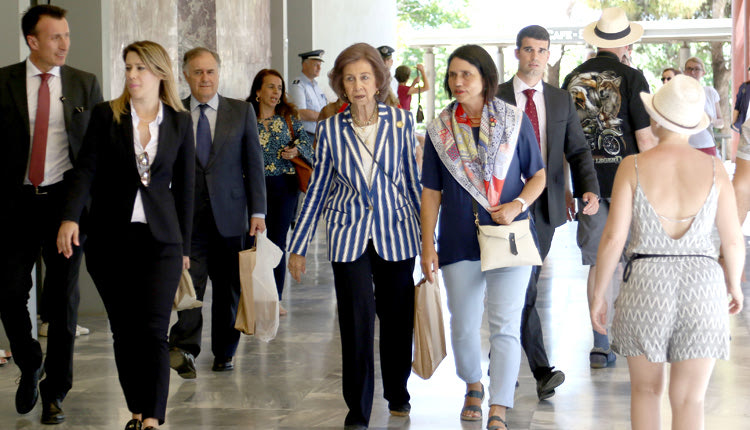 Η βασίλισσα στο Αρχαιολογικό Μουσείο 